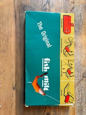 The Original Fish Mitt